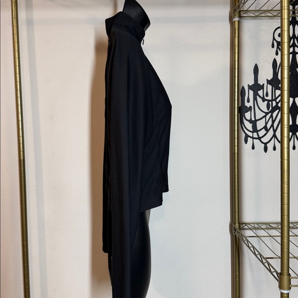 Top - Picture 4 of 10